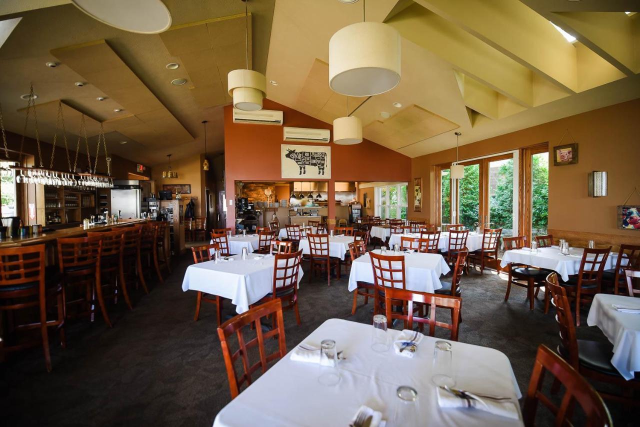 The Lakehouse Inn Geneva Exterior photo